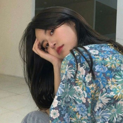 移动优先交易体验，原生APP针对移动端深度优化，支持面容/指纹快速登录。独创的移动交易工具包让用户随时随地把握市场机会。简洁的移动界面设计提升操作效率。
